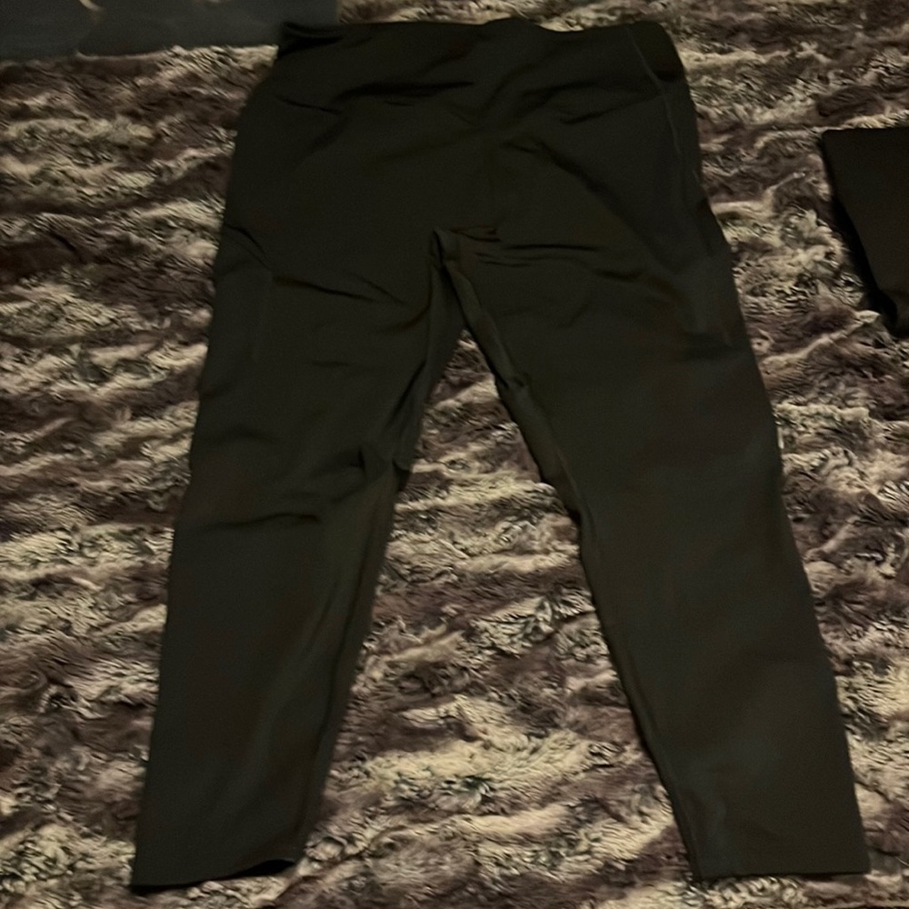 Leggings with side pockets